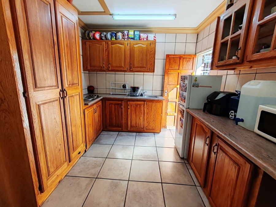 3 Bedroom Property for Sale in Kannoniers Park North West